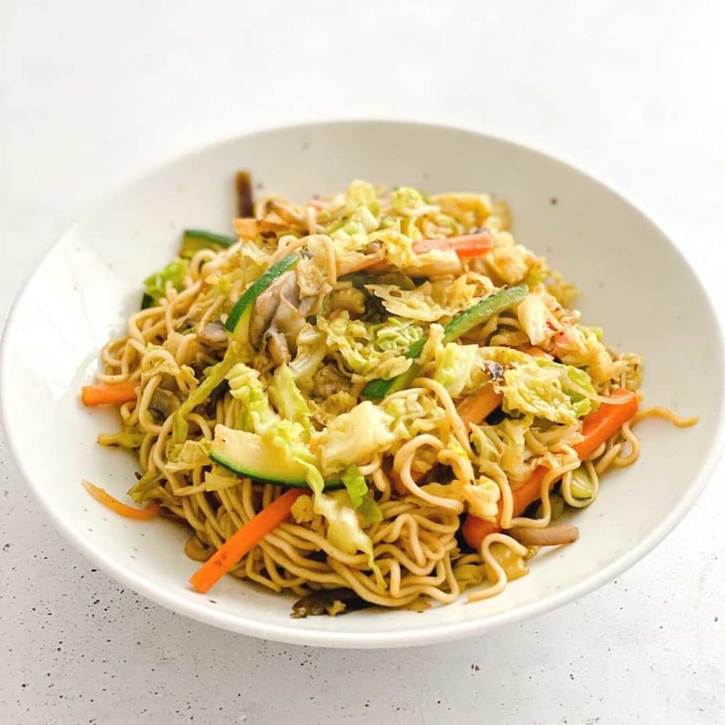 gebratene Nudeln einfach lecker essen