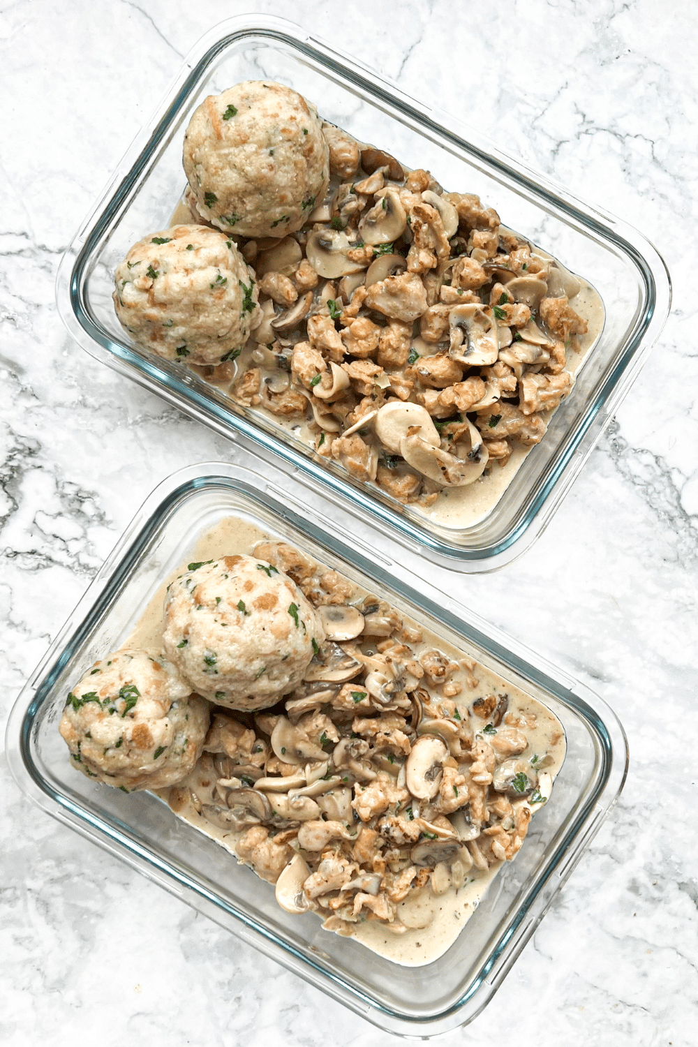 vegane Semmelknödel mit Pilzrahmsauce